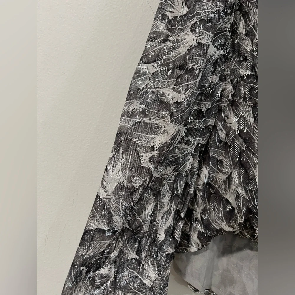 WHBM Faux Metallic Top Womens Sz 6 Surplice Blouse Feathers print Bling Silver